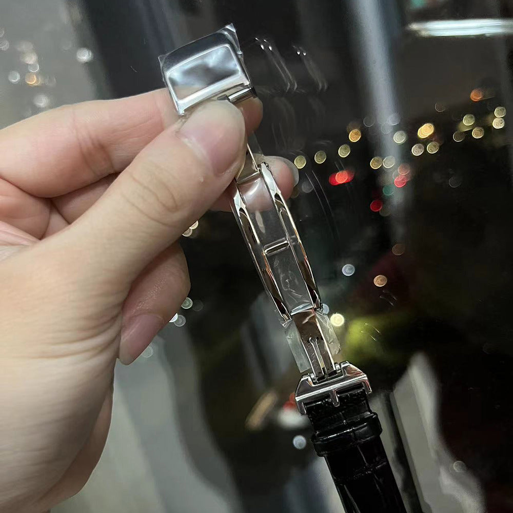 ساعة ريفيرسو كلاسيك فاخرة بهيكل من الذهب الوردي وحركة كوارتز دقيقة