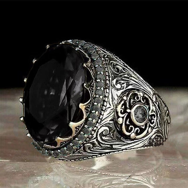 خاتم رجالي فاخر بحجر اليشم المزخرف – تصميم أنيق ومميز