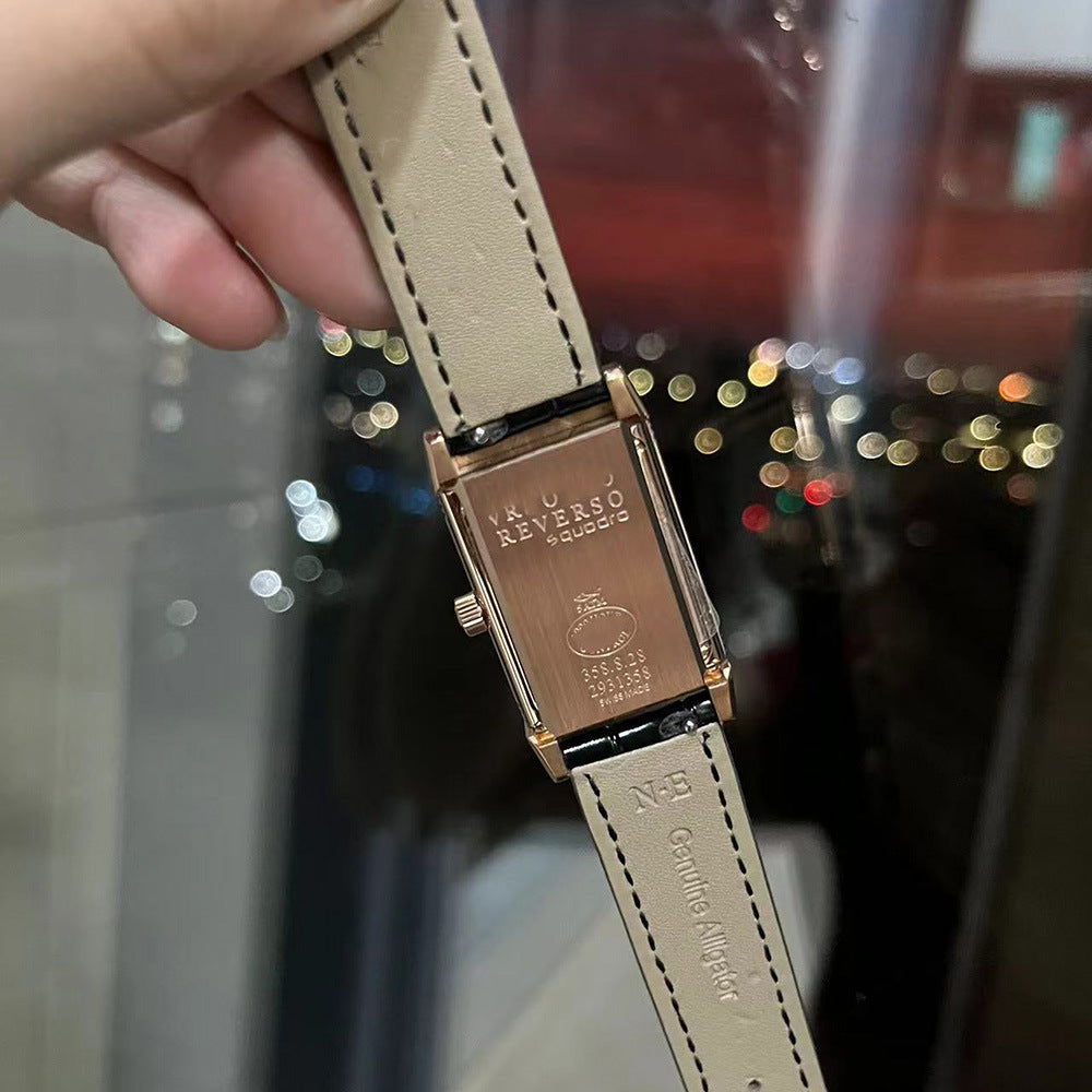 ساعة ريفيرسو كلاسيك فاخرة بهيكل من الذهب الوردي وحركة كوارتز دقيقة