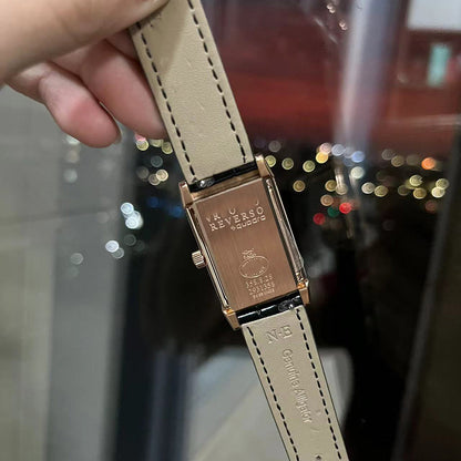 ساعة ريفيرسو كلاسيك فاخرة بهيكل من الذهب الوردي وحركة كوارتز دقيقة