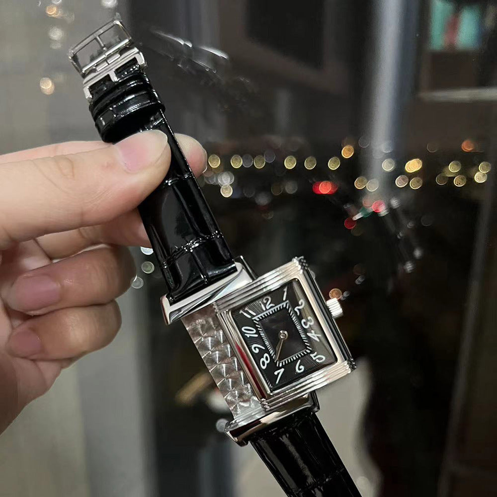 ساعة ريفيرسو كلاسيك فاخرة بهيكل من الذهب الوردي وحركة كوارتز دقيقة