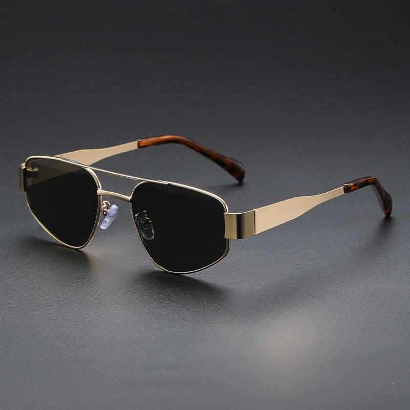 نظارة شمسية قيادة رياضية عصرية بطابع شخصي