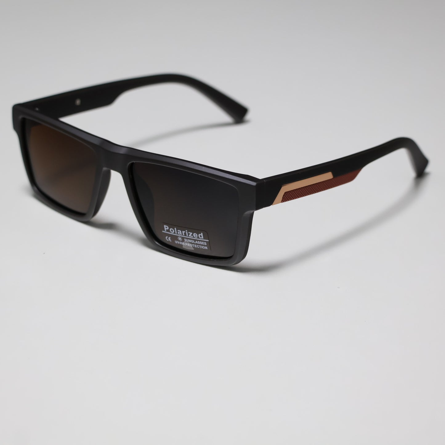 نظارة شمسية عصرية بإطار صغير يحميك من الشمس