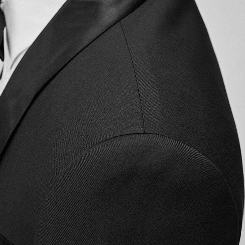 Black Groomsmen Suits details